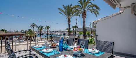 Acogedor Apartamento con terraza amplia con vistas al mar Alcudia
