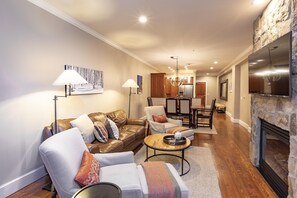 Living/dining/Kitchen
