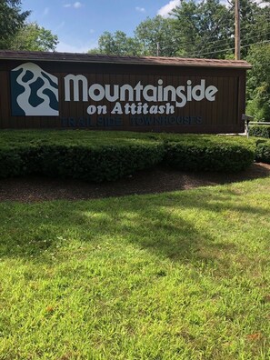 Mountainside on Attitash Trailside Town Houses