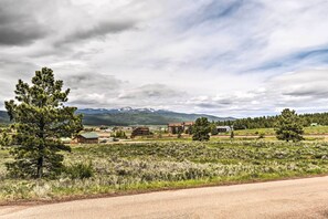 Mountain Views | Surrounding Area