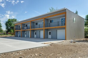 Parking | Garage (1 Vehicle) | Driveway (1 Vehicle)