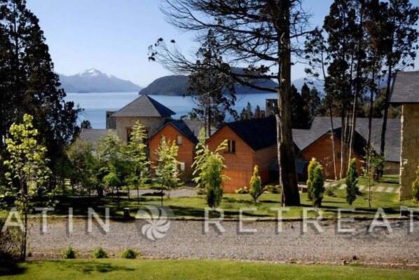 7BED/8.5BATH, POOL & JACUZZI! (H17)