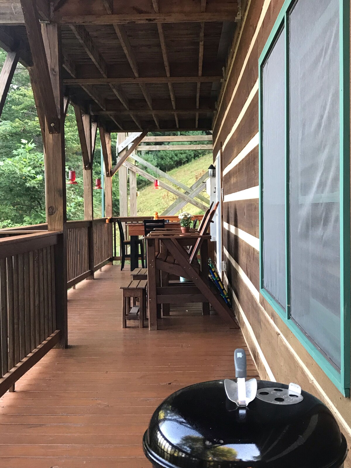 A three beds apartment, outside of Boone overlooking the New River.