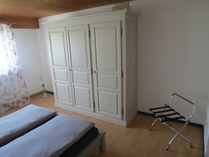 Schlafzimmer Taupe