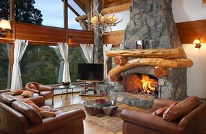 AMAZING 4/BEDR CHALET VILLA TRAFUL (VT1)