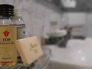 Bathroom amenities
