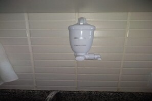 Équipements de salle de bain