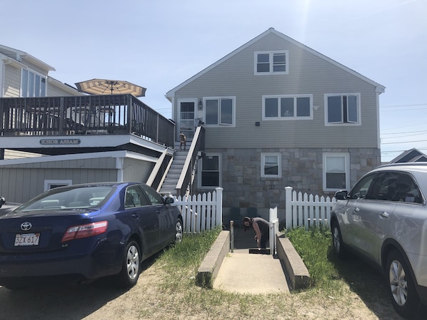 Bayside View (Back of House)