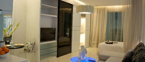 Damas Suites' Studio Deluxe Apartment