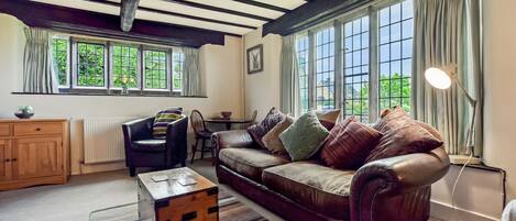 Living Room, Barndown, Bolthole Retreats