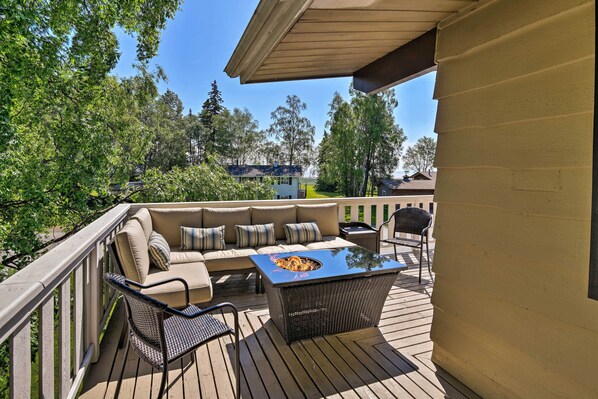 Anchorage Vacation Rental | 4BR | 3BA | 2,400 Sq Ft | Stairs Required