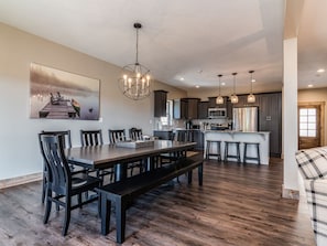 Dine in kitchen