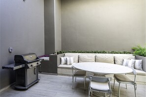 Fully equipped BBQ grill with outside dining area