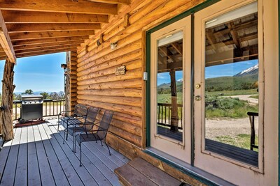 This Moab cabin offers endless outdoor entertainment!