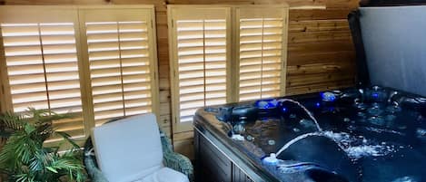 Brand new Cedar Spa Room with 6 person hot tub.  Come soak and unwind.