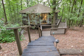 Steps leading down to the house are easy an easy walk.