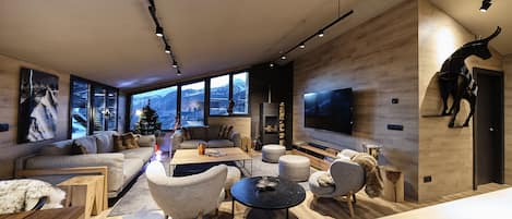 60 m2 open plan lounge kitchen dining area - Luxury Penthouse in Soldeu