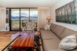 Mauka Views
