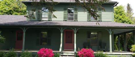 The Vermont House Entry