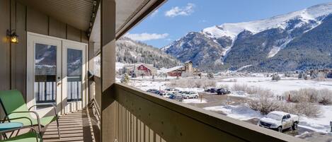 Copper Mountain Vacation Rental | 2BR | 2BA | 903 Sq Ft | Stairs Required