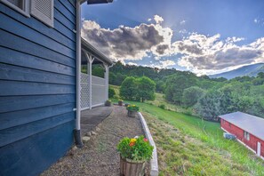 Exterior | Mountain Views