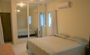 Bedroom with king size bed