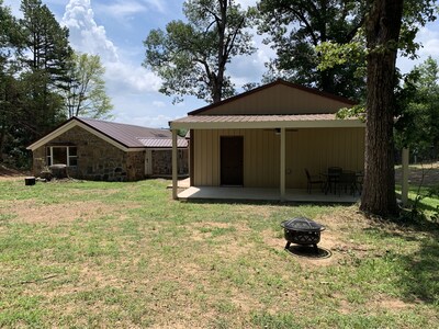 The Rose Creek Cottage, at base of Petit Jean Mountain sleeps 4 NO cleaning fee