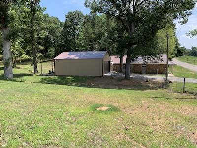 The Rose Creek Cottage, at base of Petit Jean Mountain sleeps 4 NO cleaning fee