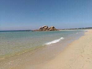 Playa do Vilar, una joya de arena blanca y fina, en el parque natural  las Dunas