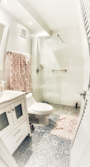 Master bathroom 