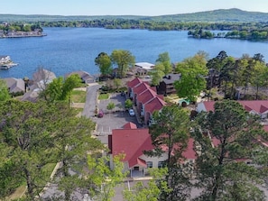 Not to mention the fabulous Lake Hamilton view from the private balcony!