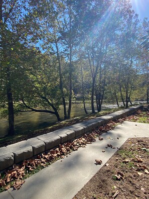 Riverfront, Fire Pit, Swimming, Tubing, Fishing, Easy Access