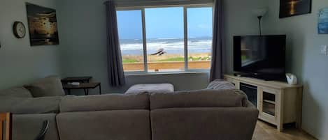 Amazing view of Pacific ocean from living room and kitchen