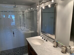 Master Ensuite