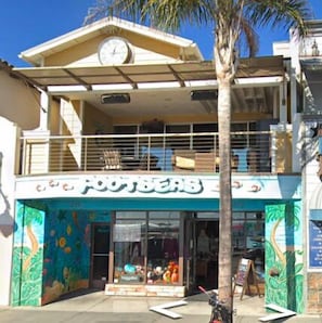 Beach Front in Avila is located about the retailer Footseas in the heart of Avila Beach.