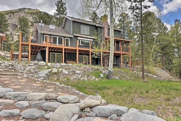 Nathrop Vacation Rental | 5BR | 3.5BA | 4,200 Sq Ft | Step Required