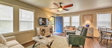 Frisco Vacation Rental | 2BR | 1BA | 864 Sq Ft | Steps to Enter