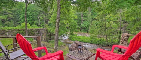 Mill River Vacation Rental | 2BR | 1BA | Stairs Required | 1,100 Sq Ft