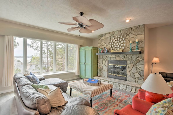 Salem Vacation Rental | 2BR | 2BA | 1,500 Sq Ft | Step-Free Access