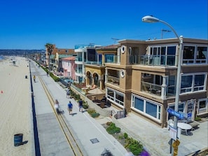 Front of building sits directly on the boardwalk