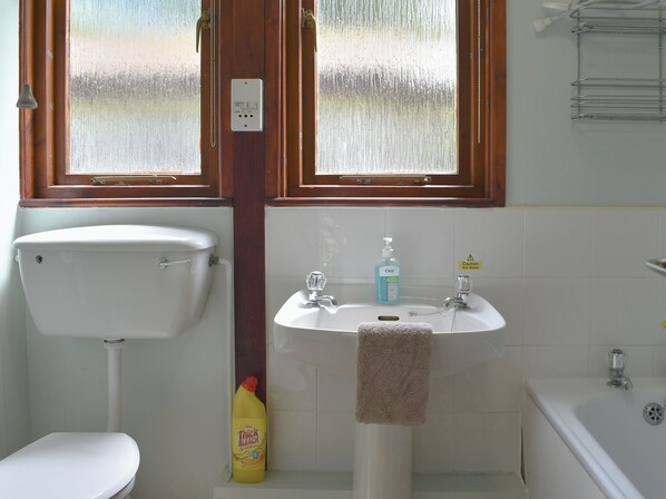 Bathroom | Trevithick Lodge, St Erth Praze, near Hayle