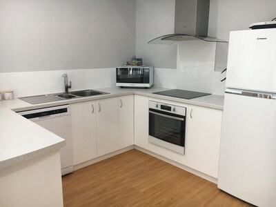 Luxurious new accommodation in the heart of town, 2 bed 2 bath fully equipped.