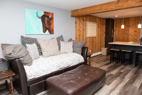 2427 Chamonix Lane 1 Bedroom - a SkyRun Vail Property - Living Area