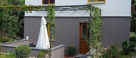 Terrasse mit Pergola