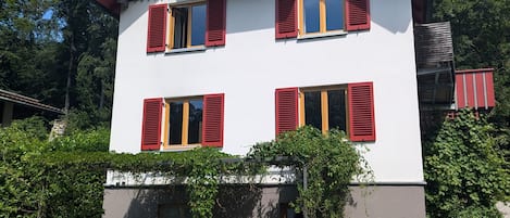 Terrasse mit Pergola