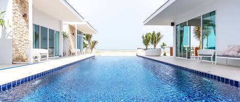 Villa overview - Pool Access with sea view 