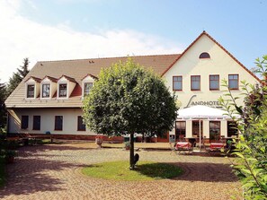 Ihr Landhotel Neuwiese mit Tradition