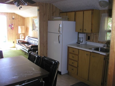 Lake Temagami Cottage Rentals - Cottage #8 - Parkdale