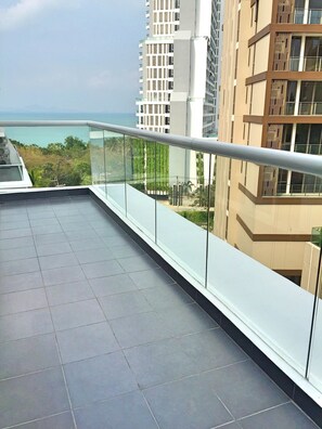 Seaview Penthouse at the 8th floor