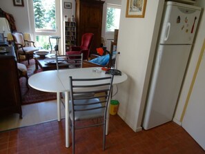 Entre le salon et la cuisine